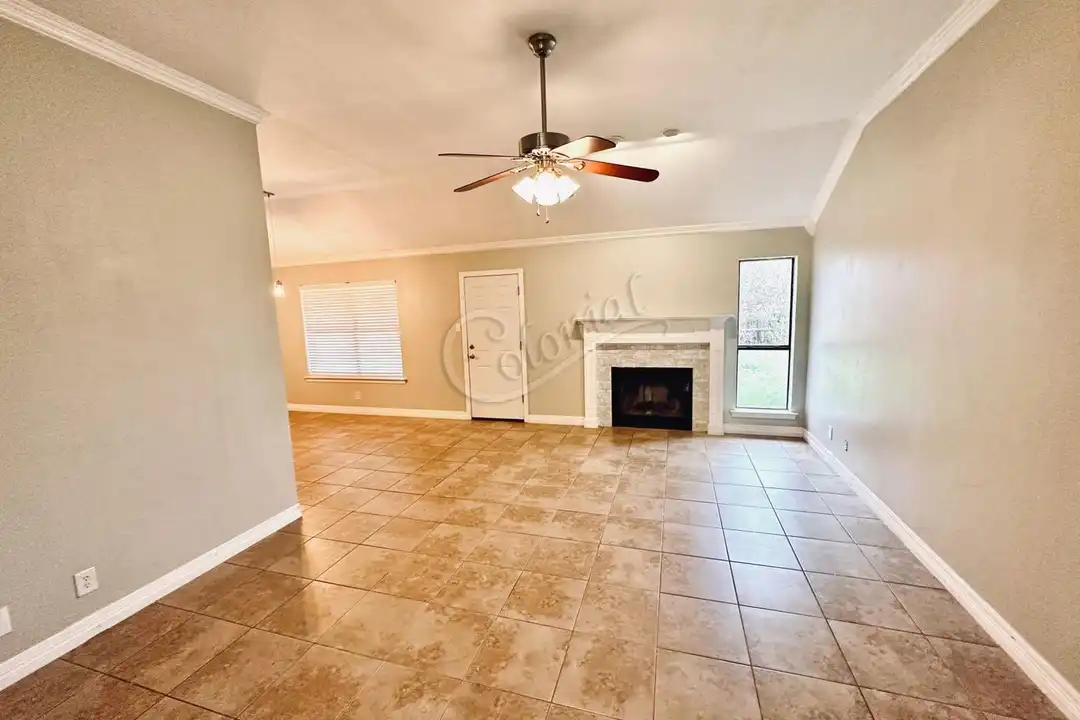5010 James Loop - View 3