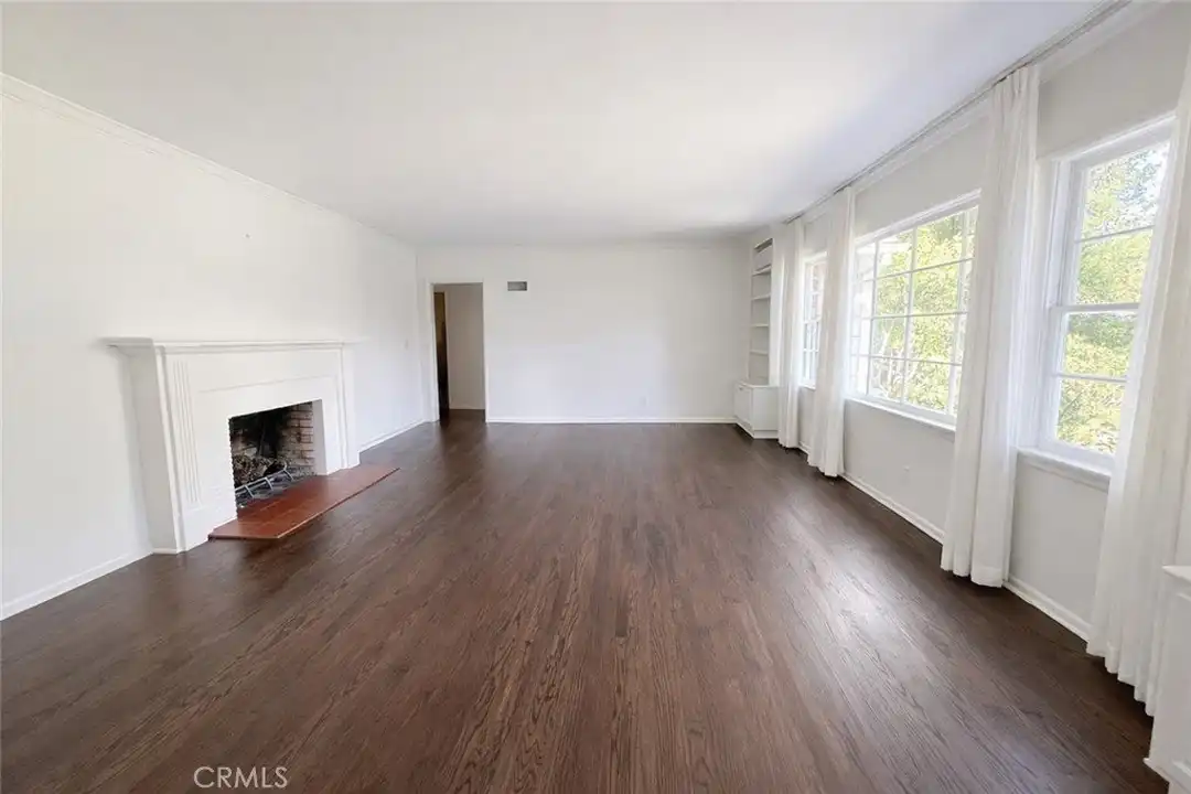 18 Woodland Ln - View 4