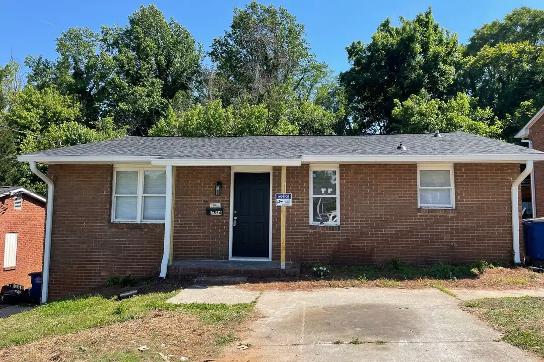 1654 E 23rd St - View 2