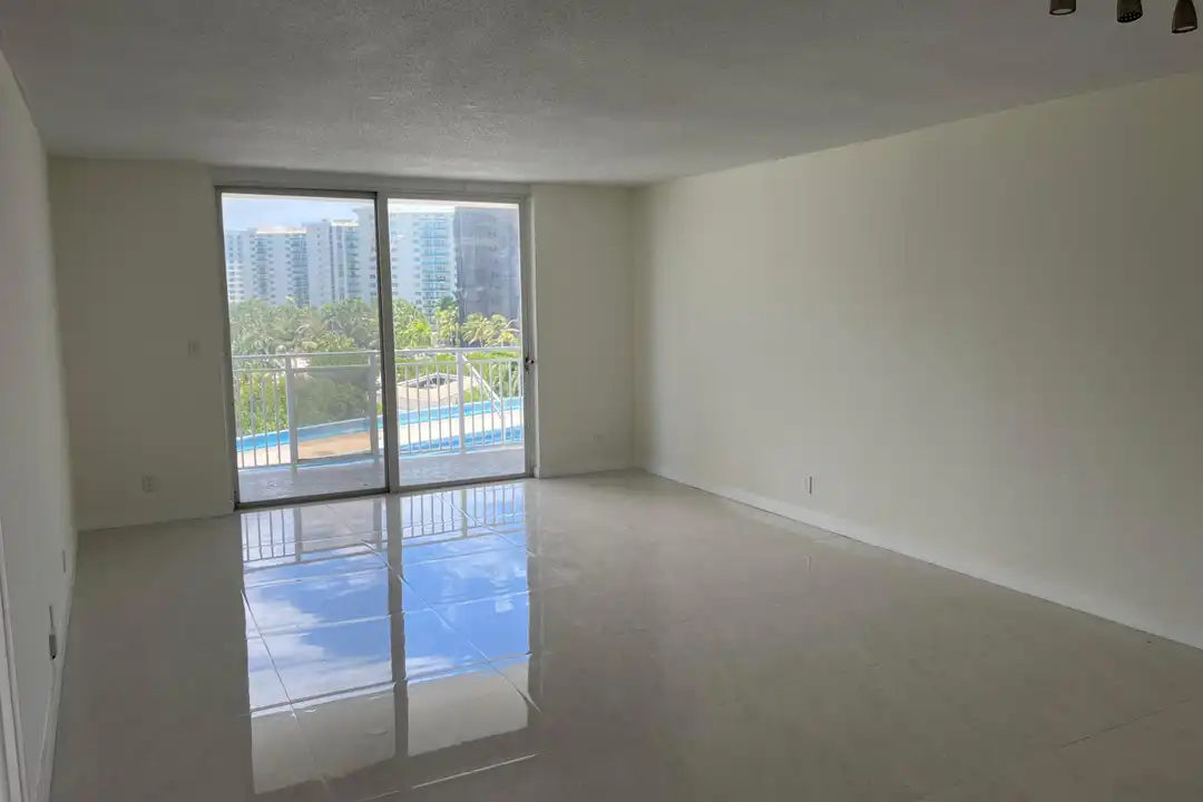 1801 S Ocean Dr unit 633 - More