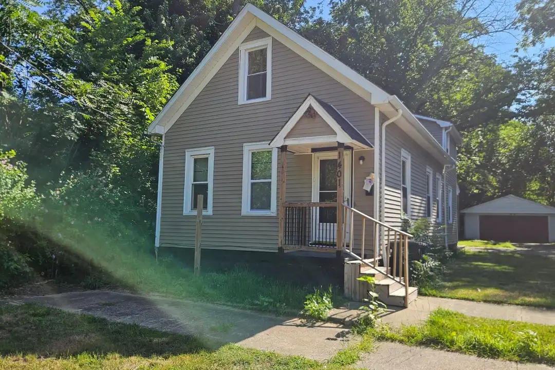 1401 E 61st St – photo 1