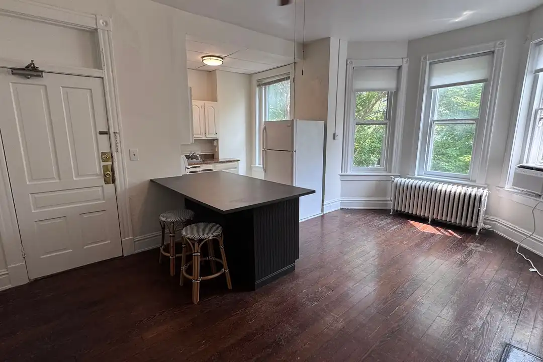 1613 W Grace St unit 2 – photo 1