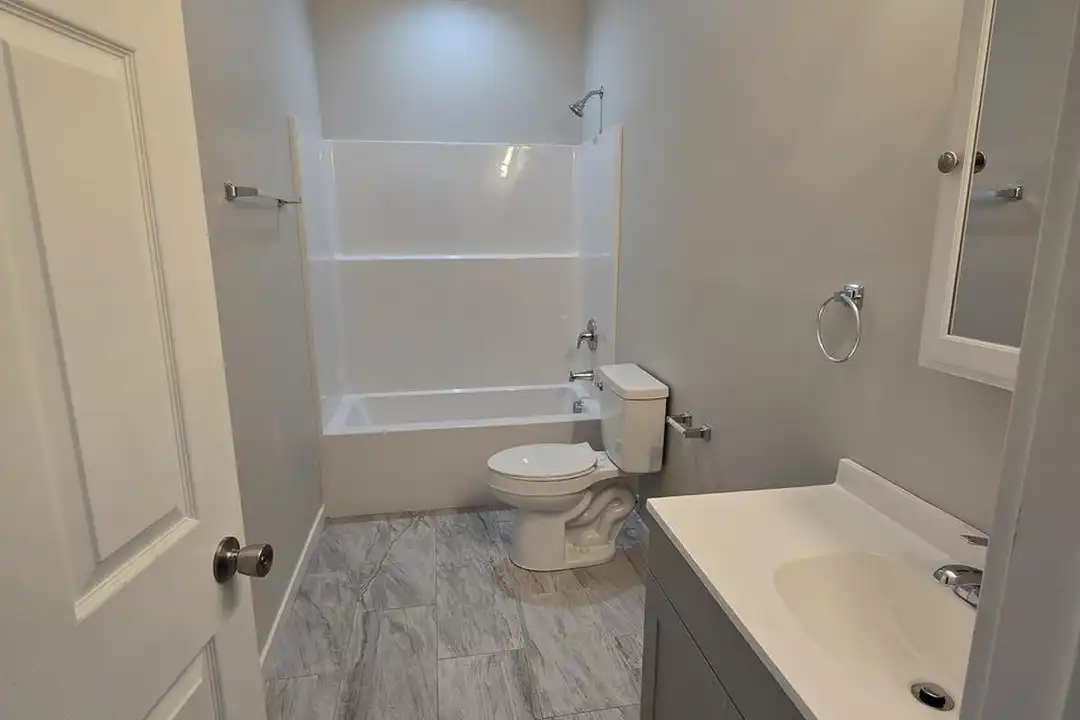 2212 S 1st Ave unit 1-3 - View 2