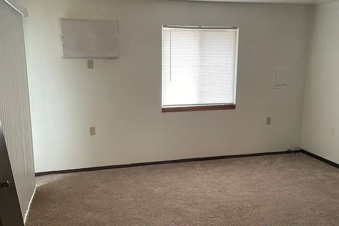 Ithaca 1 Apartments – photo 1 of 8