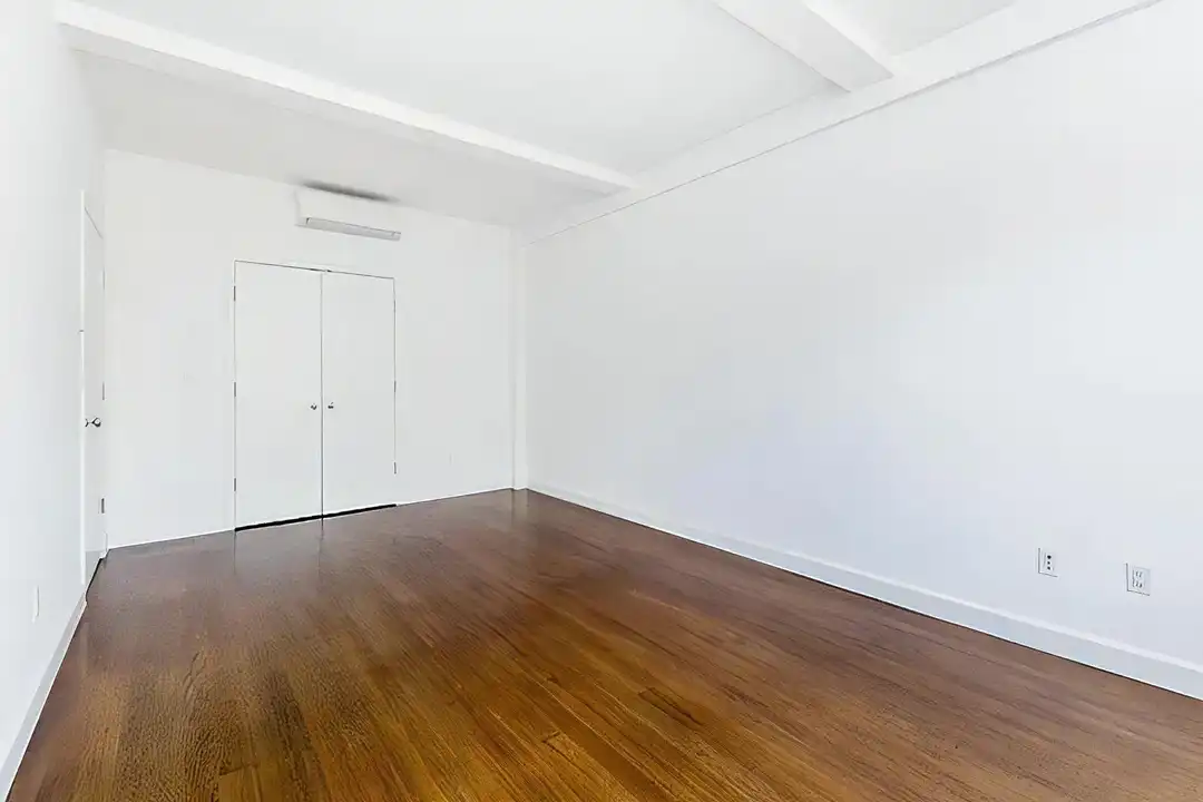 212 W 91st St – pohled 4