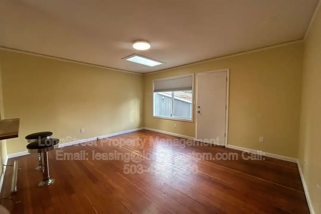 4815 NE 50th Pl - View 4