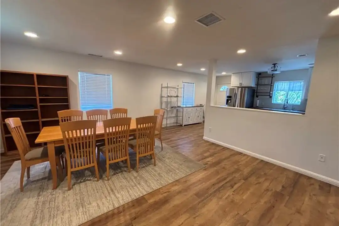 306 E Cummings Ln - View 4