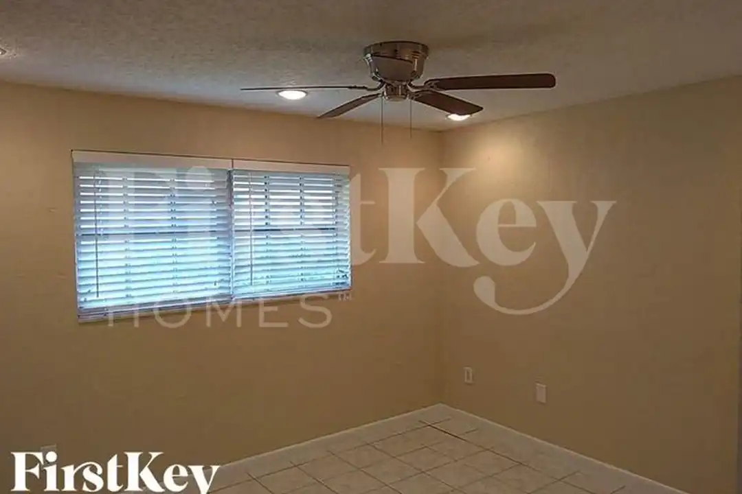 7518 NW 42nd Dr - View 5
