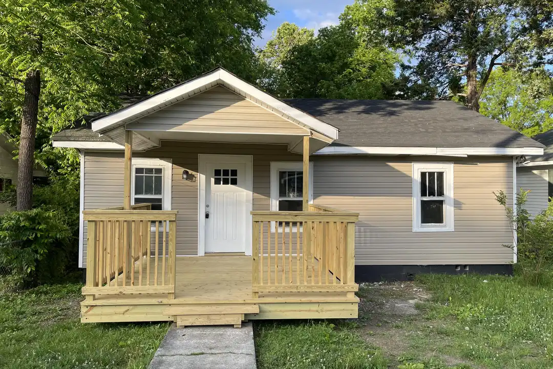 2702 Woodside St – photo 1
