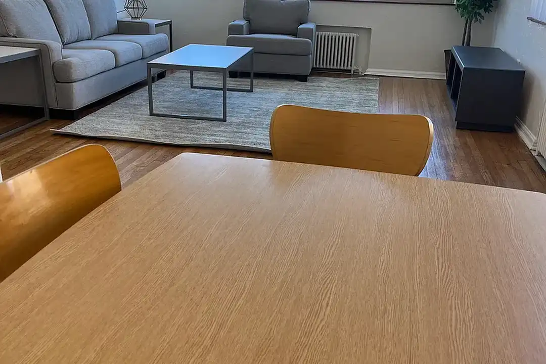 Hale Hall Apartments – pohled 4