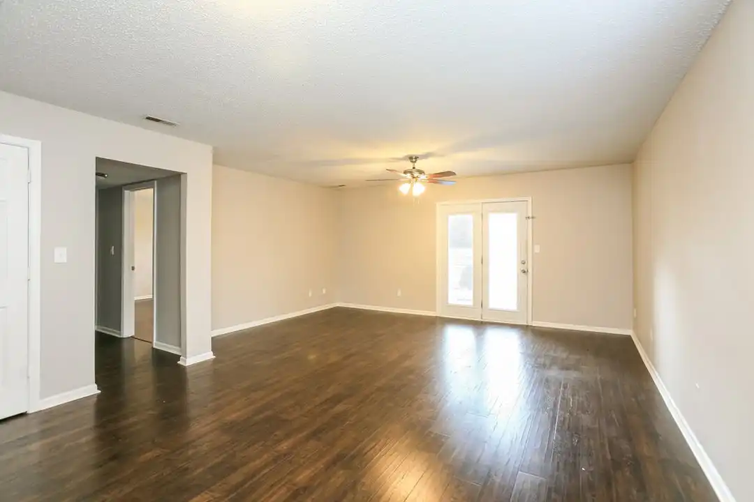 9761 Trail Dr - More