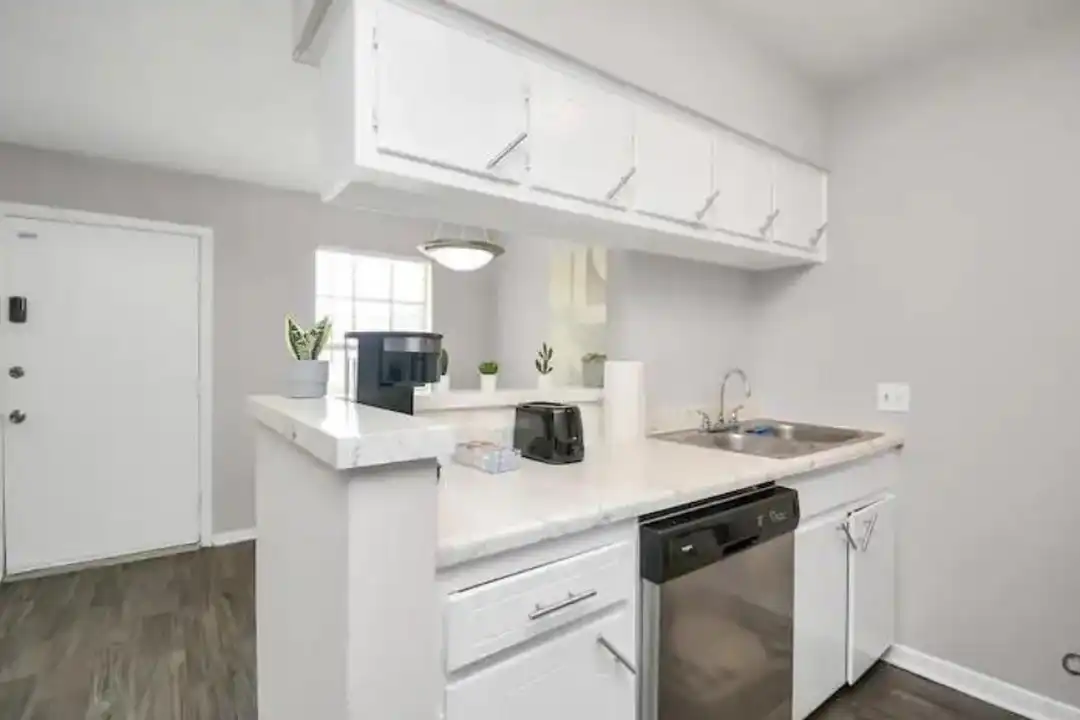 202 Cole St unit 15 - View 3