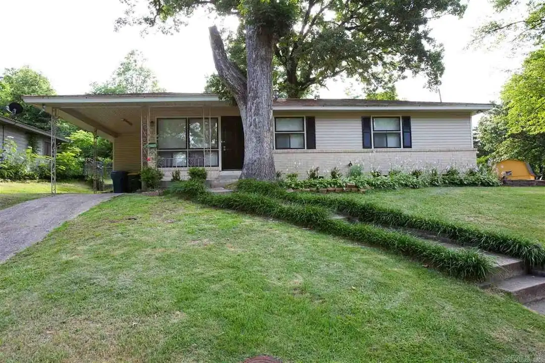 4 Delrose Dr – photo 1