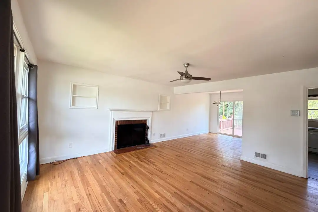 1307 Malbay Dr - View 4