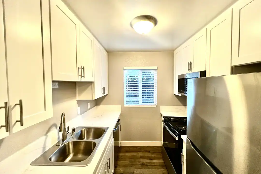 4424 47th St unit 1 - View 4