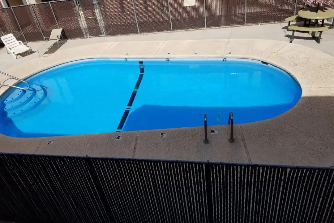 Apartment in Tucson - More