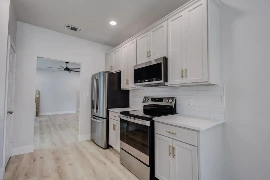 3948 Overlake Dr - View 4