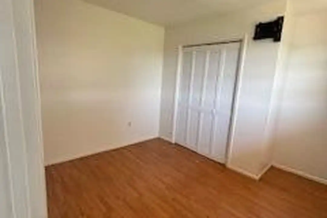 429 Sunrise Dr - More