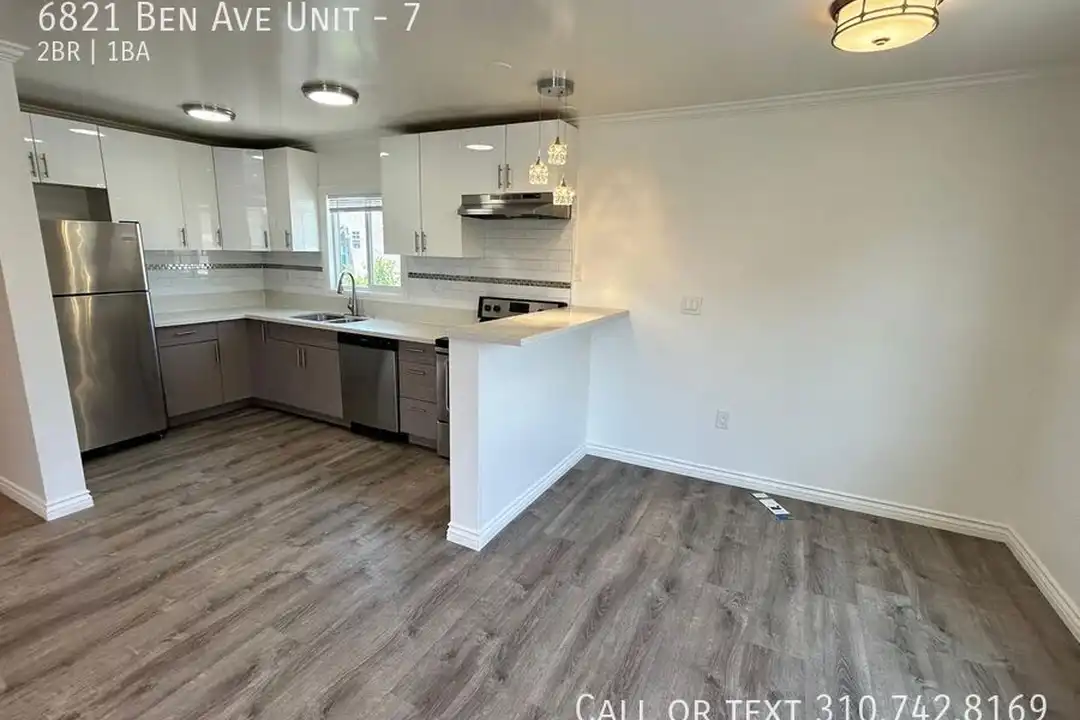Apartment in Los Angeles, Hewitt, North Hollywood Northeast Neighborhood Council District - View 4
