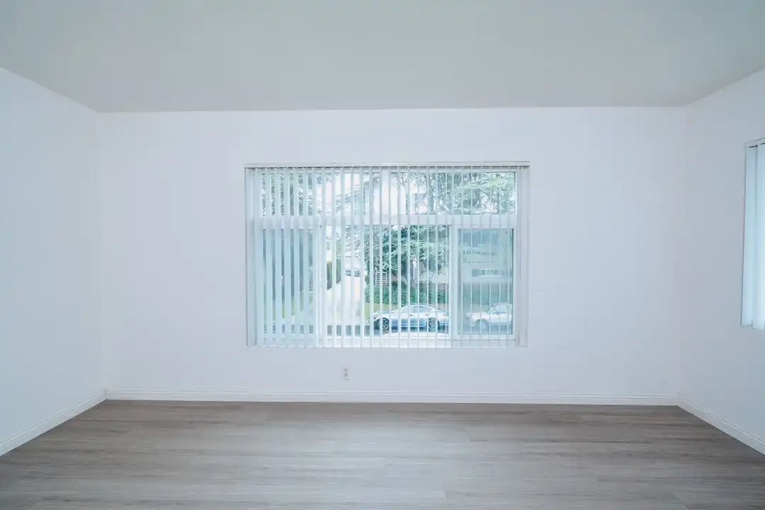 10519 Arrington Ave unit 10519-D - View 2