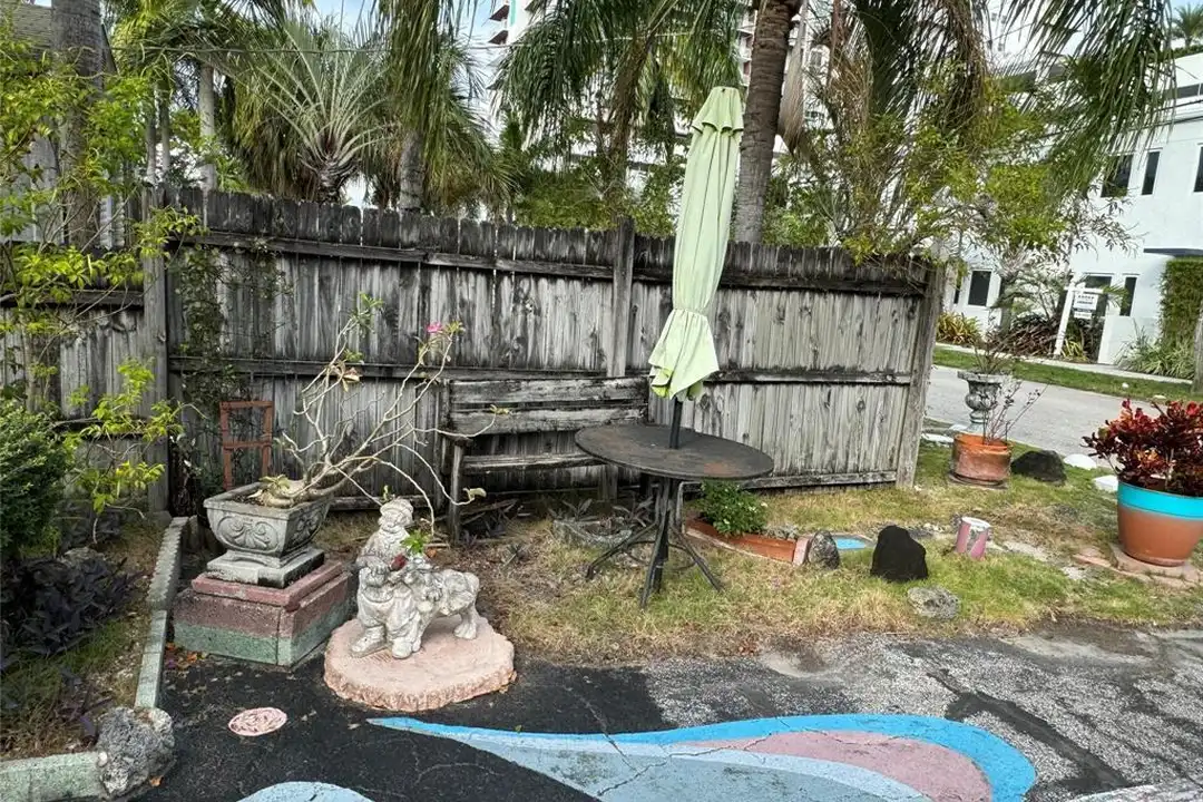 717 NE 5th Ave unit 2 - View 2