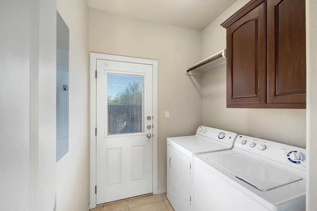 526 Forest Dr Loop - More