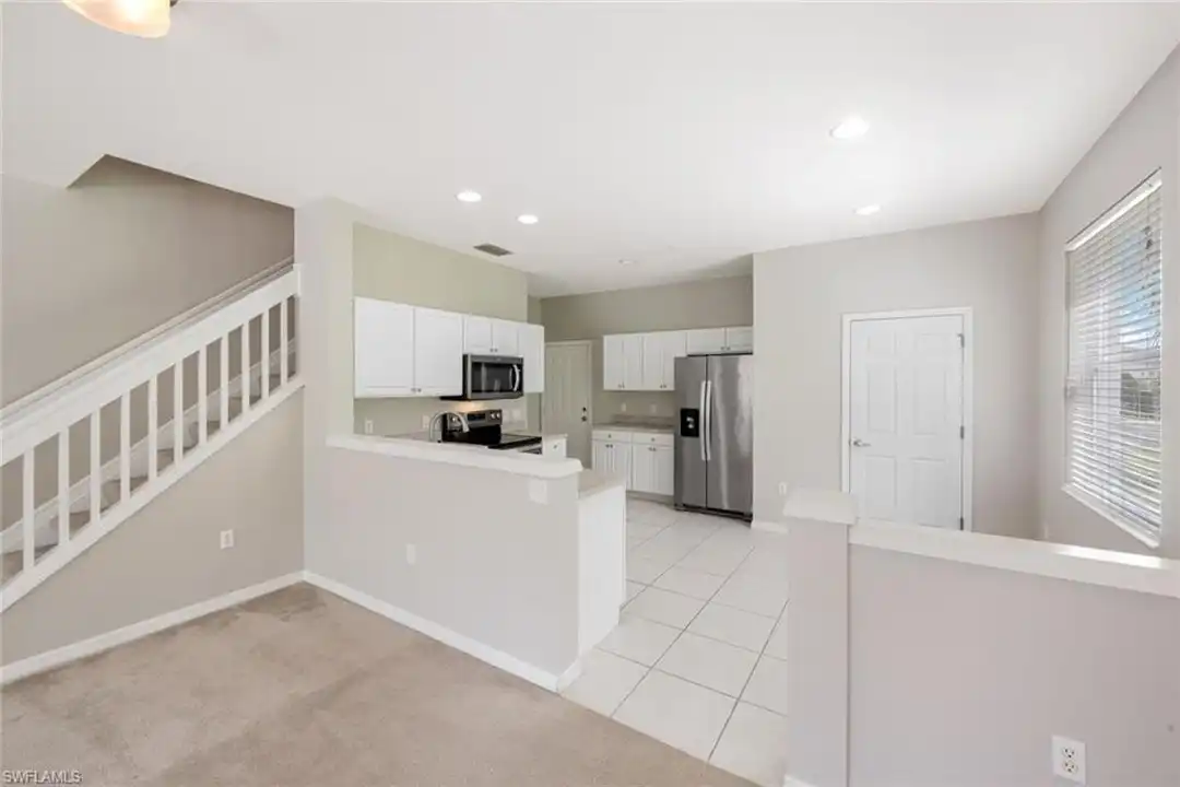 1088 Oxford Ln #48 - View 6