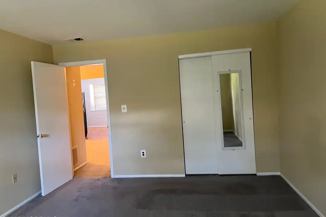 1508 Silver Ct - More