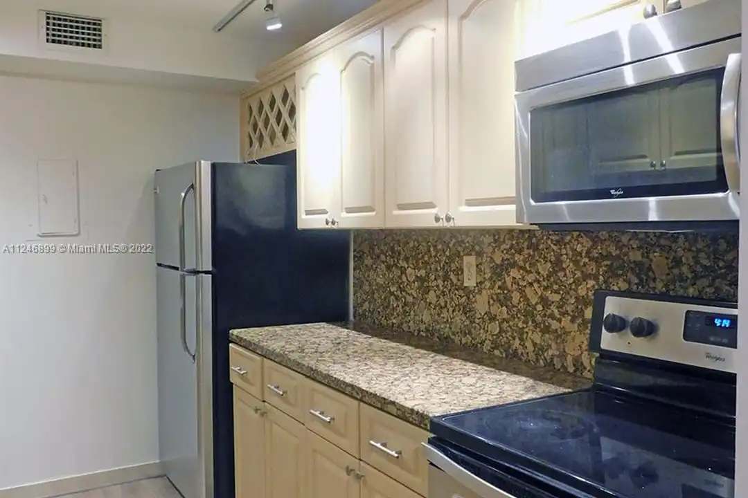 7933 West Dr - View 5