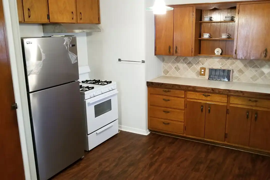 514 McArthur Dr - View 5