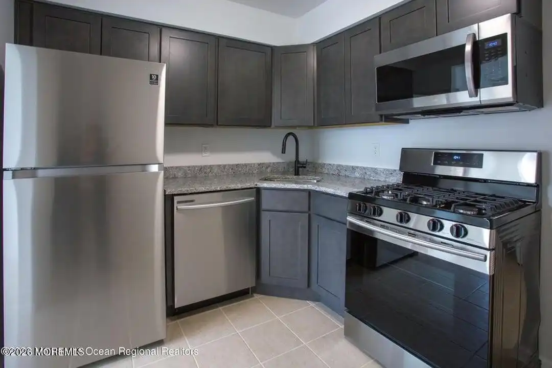 78 Diane Dr - View 3