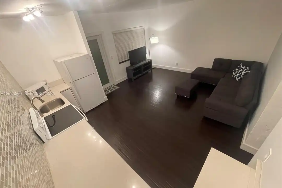 990 Meridian Ave unit - - View 5