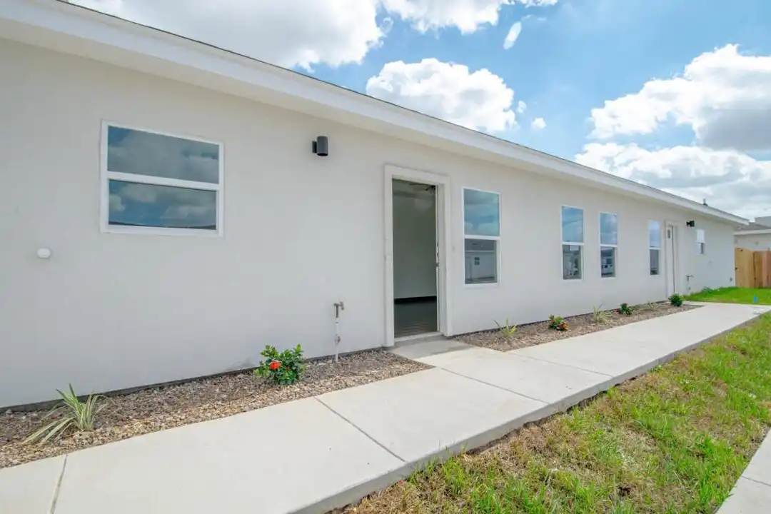 3012 W Sandlewood St - View 3