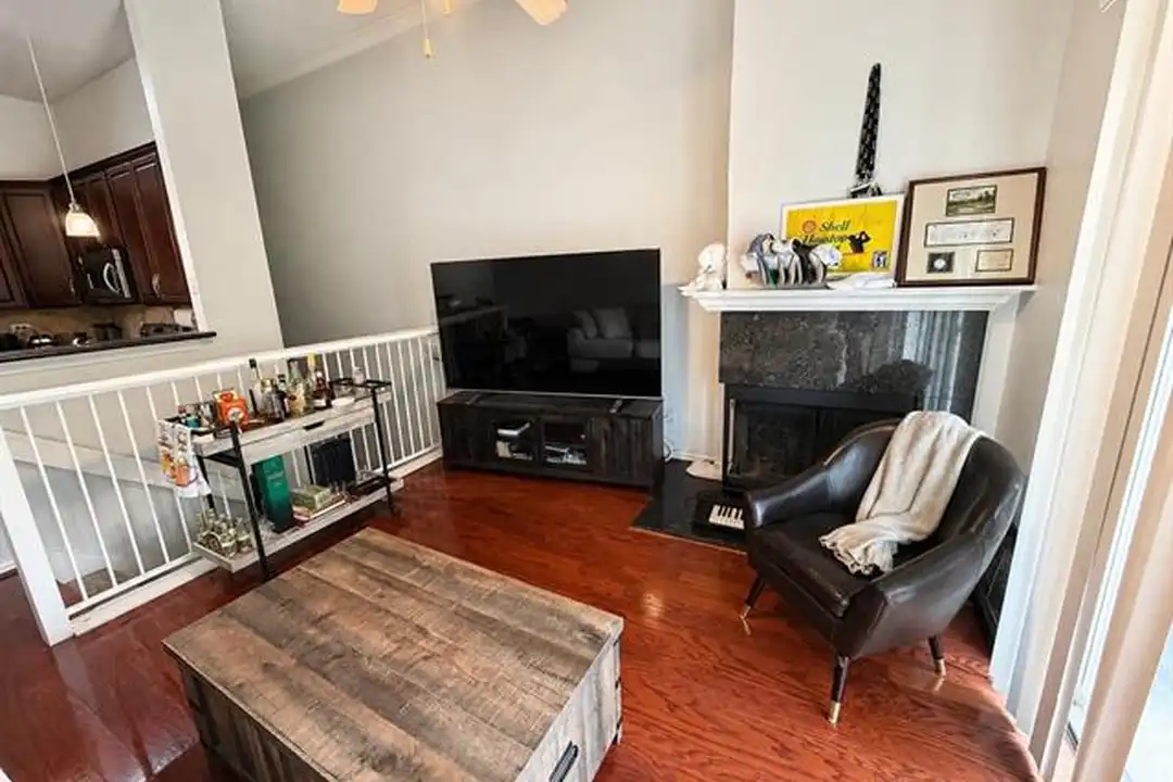 2201 Wolf St unit 2206 - View 3