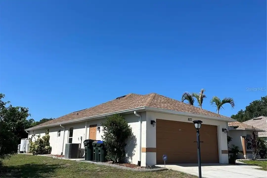 8171 Rocliff Ave - View 2