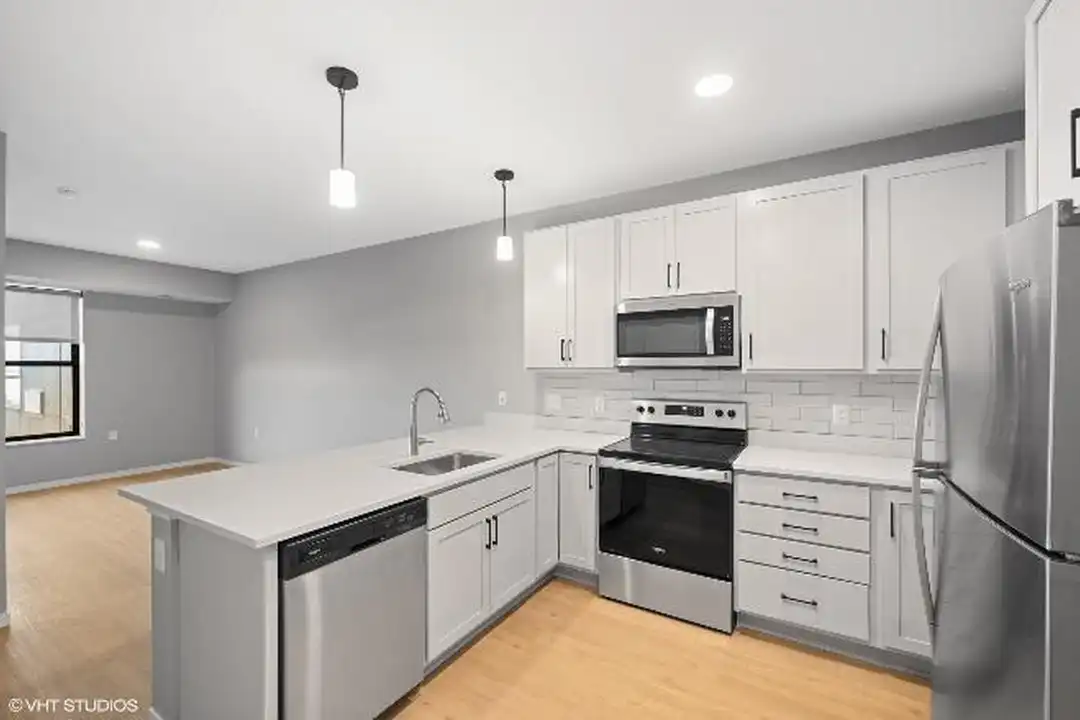 500 W Lake St – pohled 4