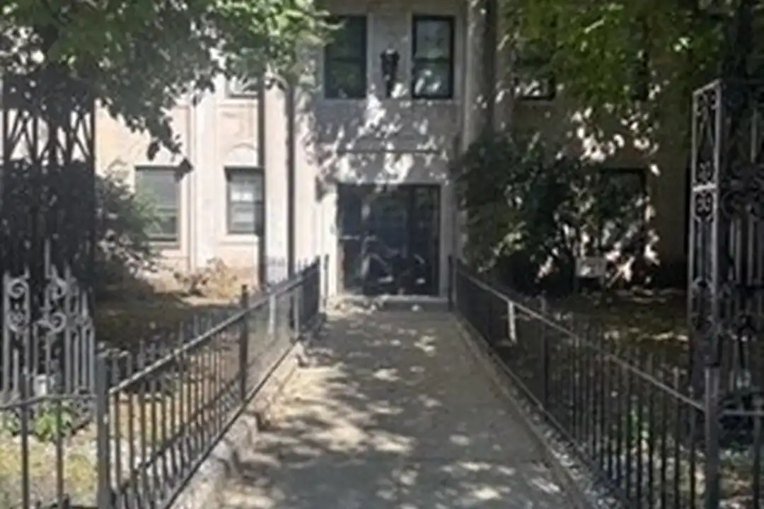 2001 Commonwealth Ave unit 2 - View 2