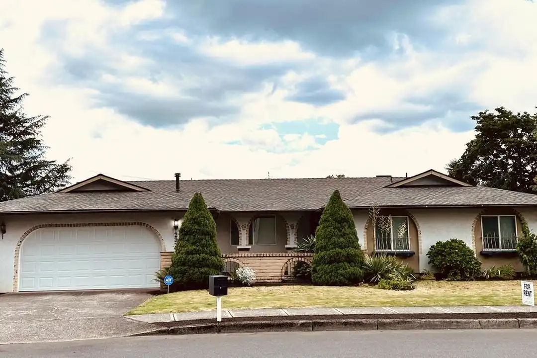 2332 SE Keller Ave – photo 1