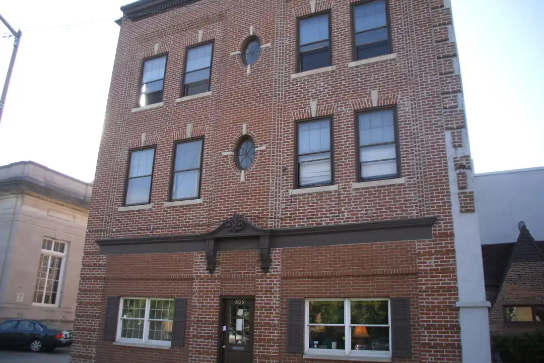 809 N A St unit 3 – photo 1 of 11