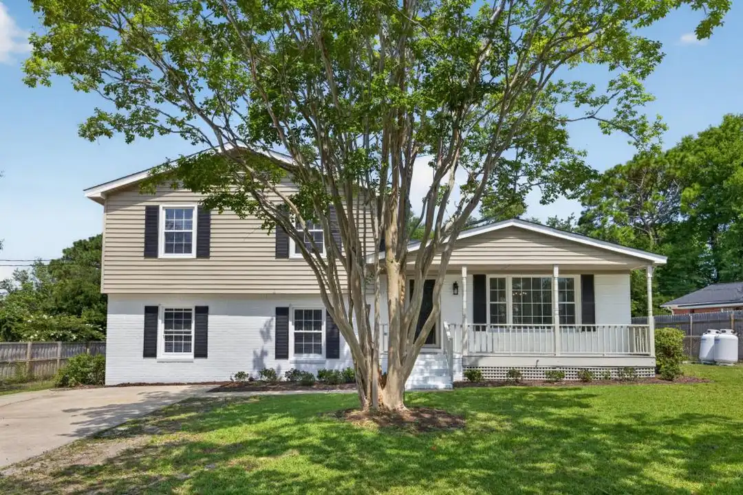 335 Sabra Dr – photo 1