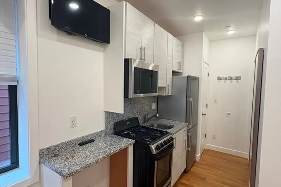 16 5th St unit 7 – photo 1 of 9