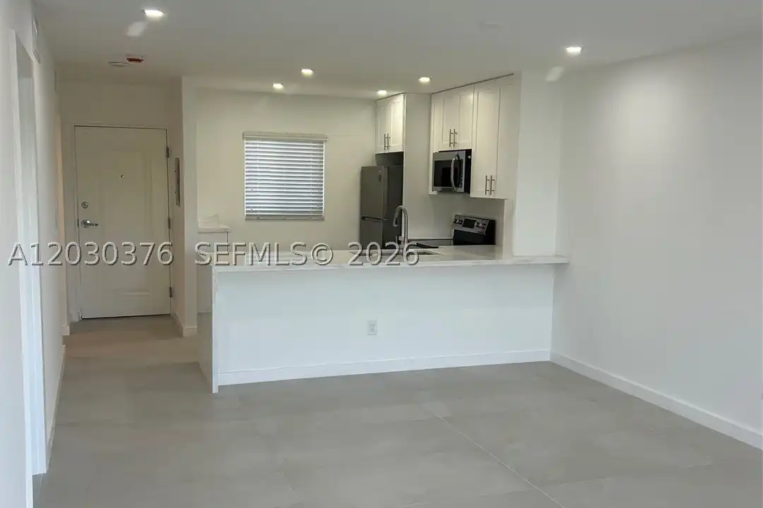 Apartment in Miami - View 2