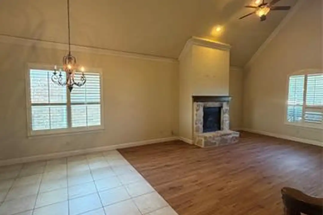 809 S Alamo Rd - View 4
