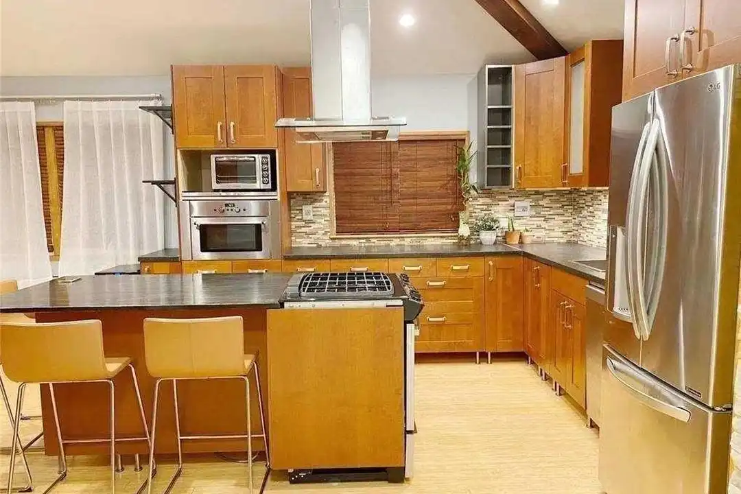 59 Oak St #1 – photo 1 of 6