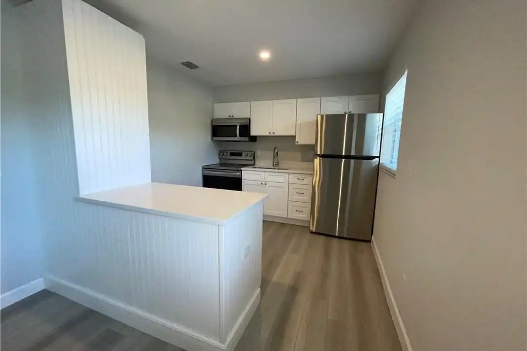 661 Hernando St #4 - View 2