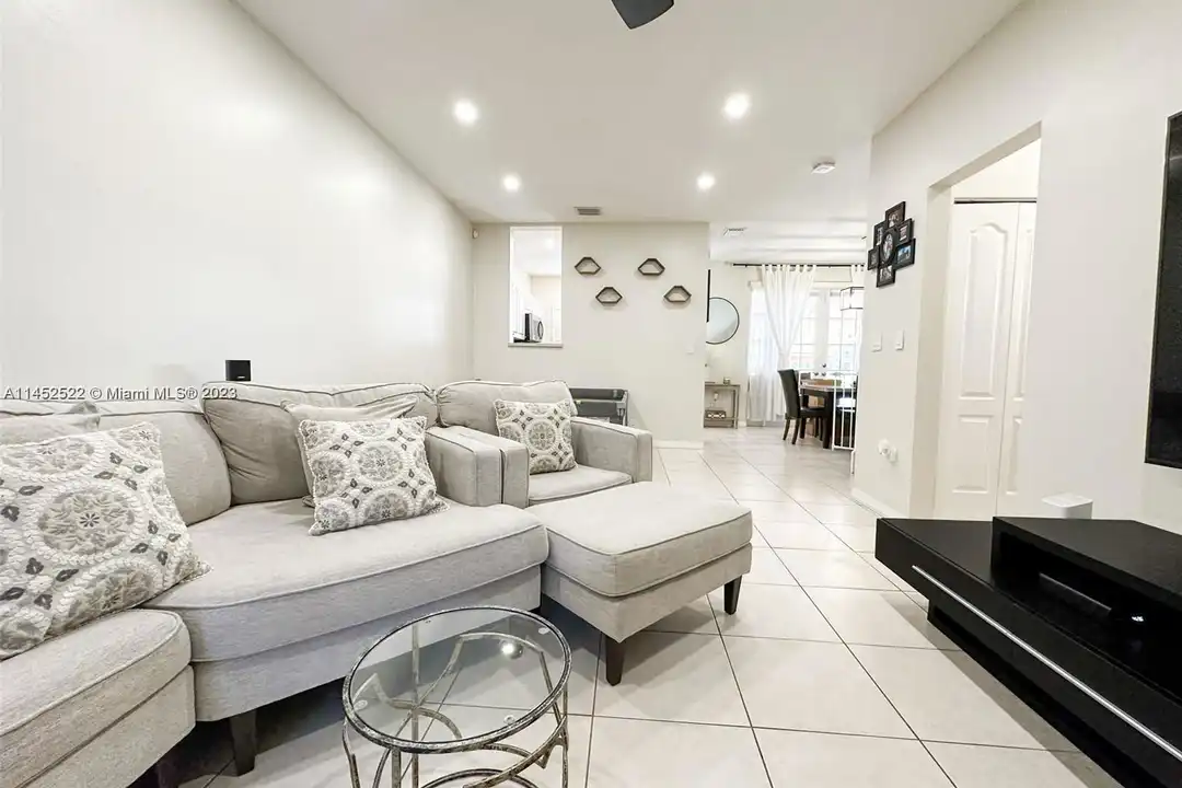 130 Riverwalk Cir - View 2