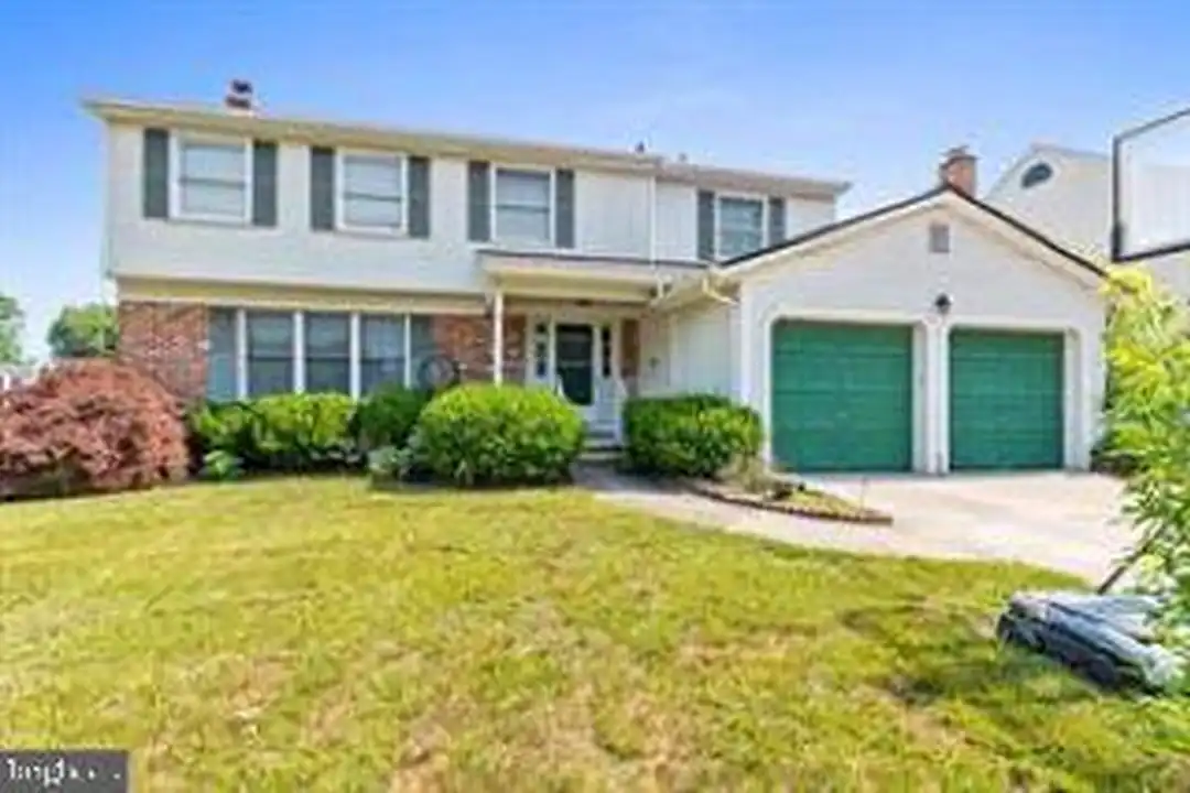 15 Waverly Rd – photo 1 of 31
