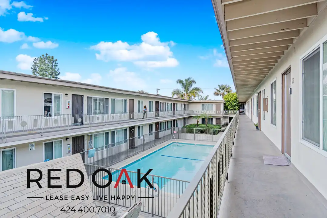 9210 Somerset Blvd - View 3