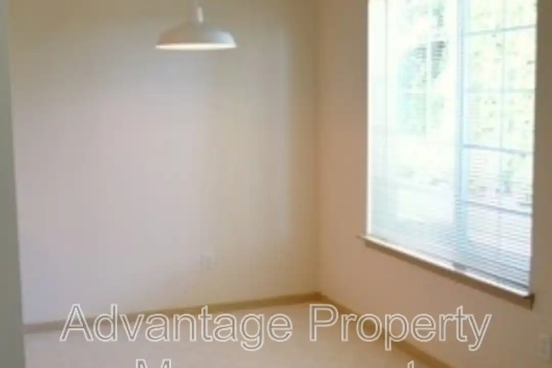 739 Jackson St W unit # 1 - View 5