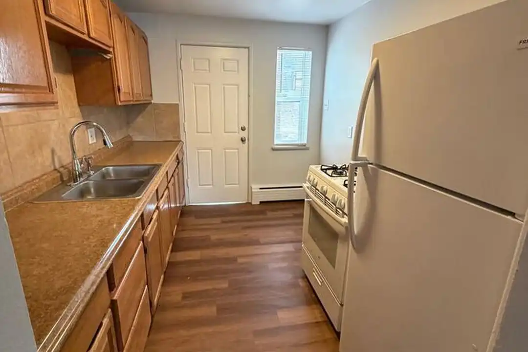 1740 W Mosier Pl – pohled 4